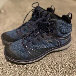 Keen Navy and Black Outdoor Boots